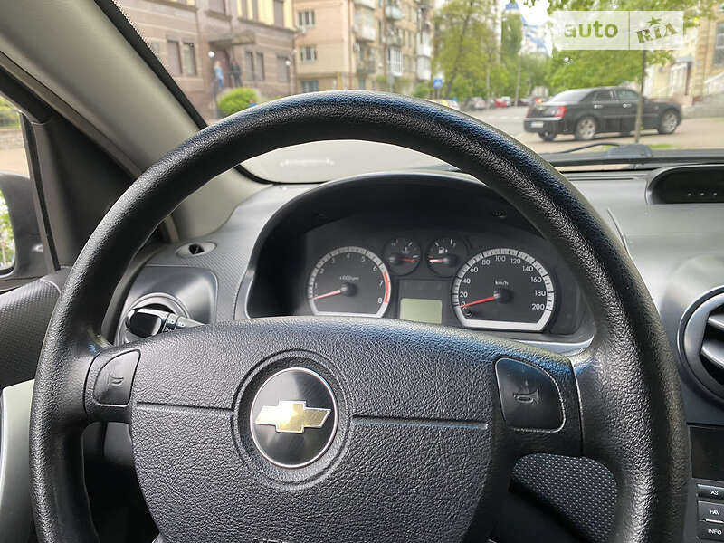Седан Chevrolet Aveo 2008 в Києві