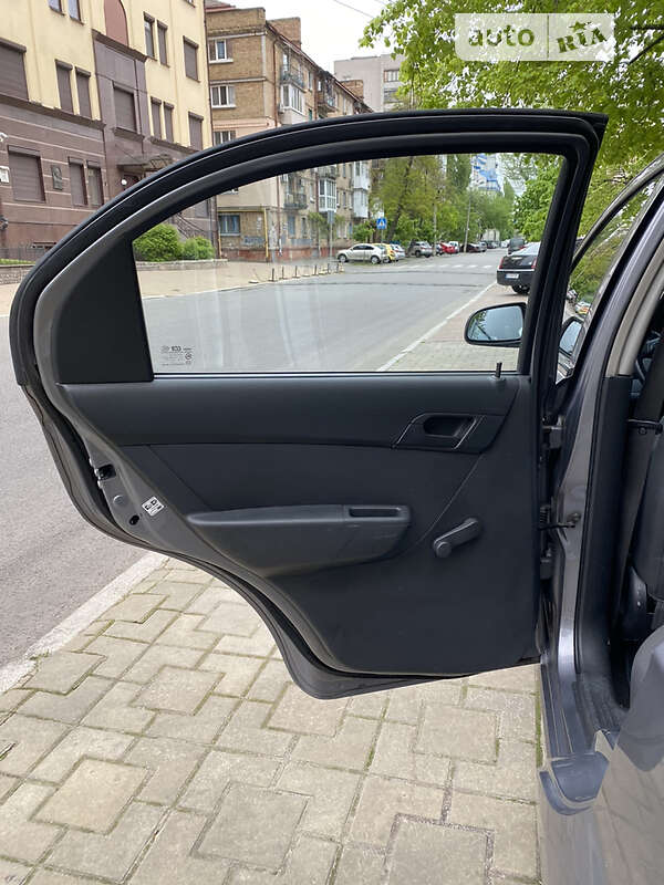 Седан Chevrolet Aveo 2008 в Києві