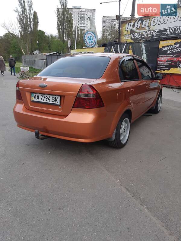 Седан Chevrolet Aveo 2006 в Киеве