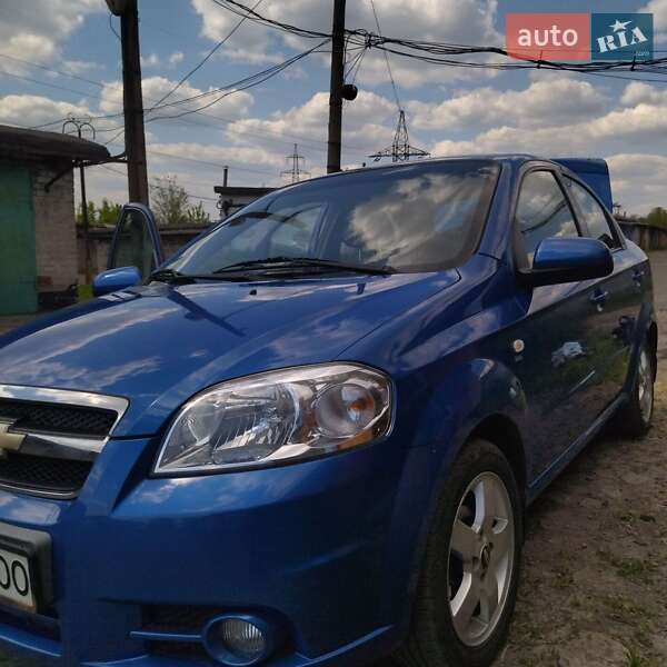 Седан Chevrolet Aveo 2008 в Кривом Роге