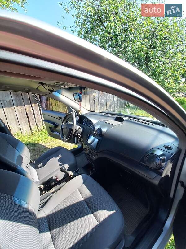 Седан Chevrolet Aveo 2007 в Вараші
