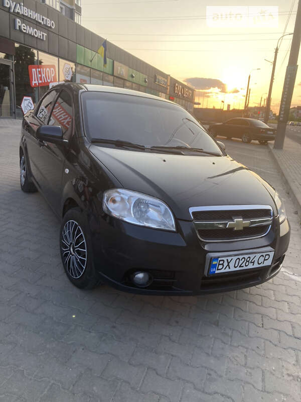 Chevrolet Aveo ремонт и покраска бамперов, передних крыльев, правых дверей - 