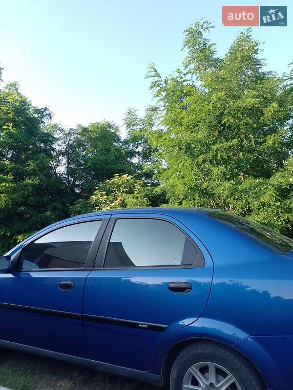 Седан Chevrolet Aveo 2005 в Новгородці