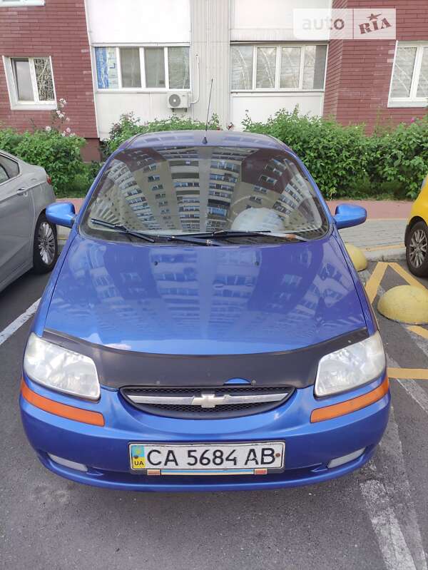 Седан Chevrolet Aveo 2005 в Києві