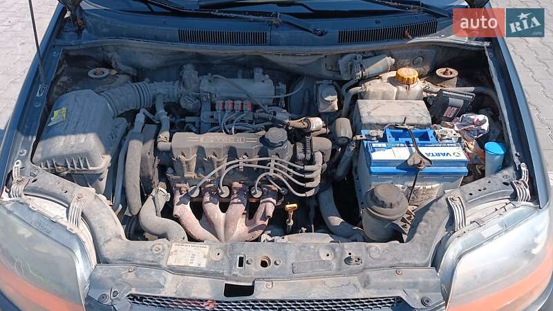 Седан Chevrolet Aveo 2005 в Дніпрі