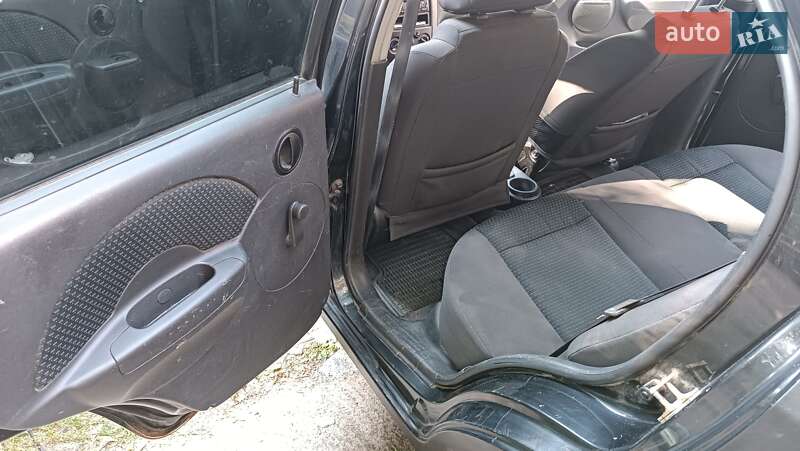 Седан Chevrolet Aveo 2005 в Дніпрі