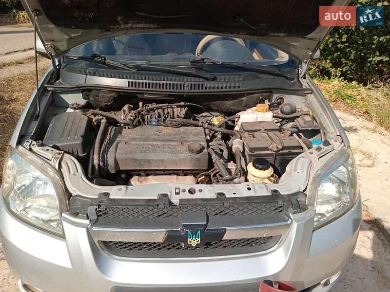 Седан Chevrolet Aveo 2008 в Кривом Роге