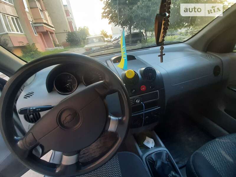 Хетчбек Chevrolet Aveo 2005 в Івано-Франківську
