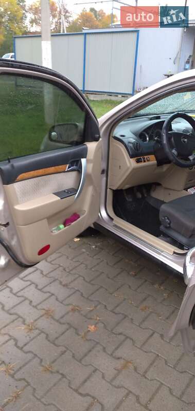 Седан Chevrolet Aveo 2008 в Черновцах