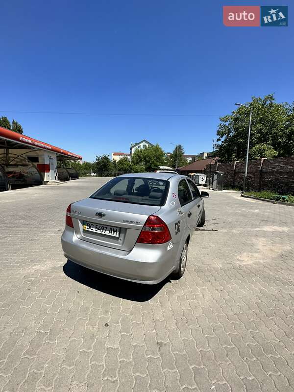 Седан Chevrolet Aveo 2006 в Львові