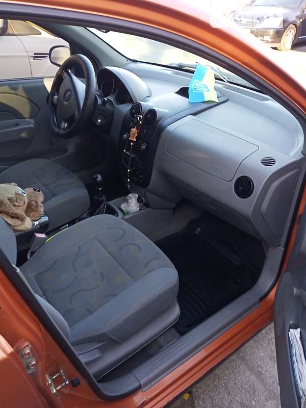 Седан Chevrolet Aveo 2005 в Киеве