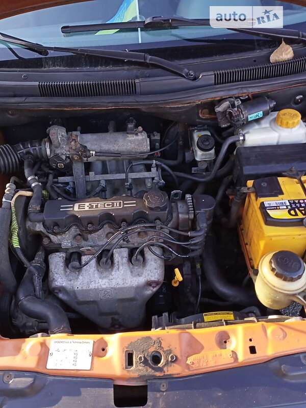 Седан Chevrolet Aveo 2005 в Киеве