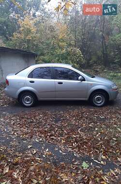 Седан Chevrolet Aveo 2005 в Новогродовке