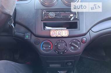 Хэтчбек Chevrolet Aveo 2008 в 