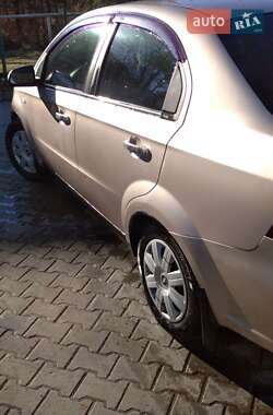 Седан Chevrolet Aveo 2008 в Черновцах