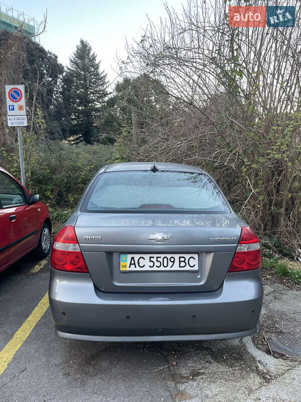 Седан Chevrolet Aveo 2006 в Чернівцях