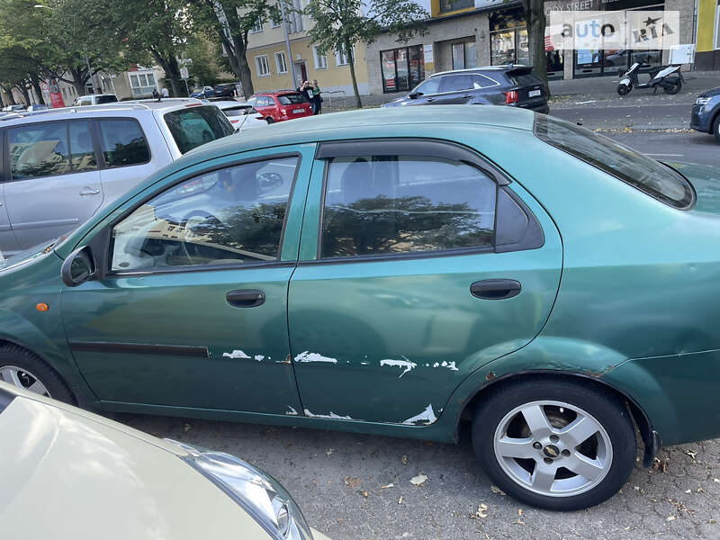 Седан Chevrolet Aveo 2004 в Львове