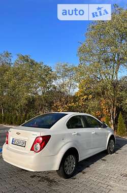 Седан Chevrolet Aveo 2014 в П'ятихатках