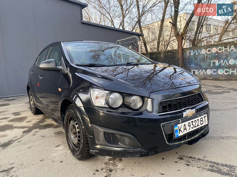 Седан Chevrolet Aveo 2014 в Киеве
