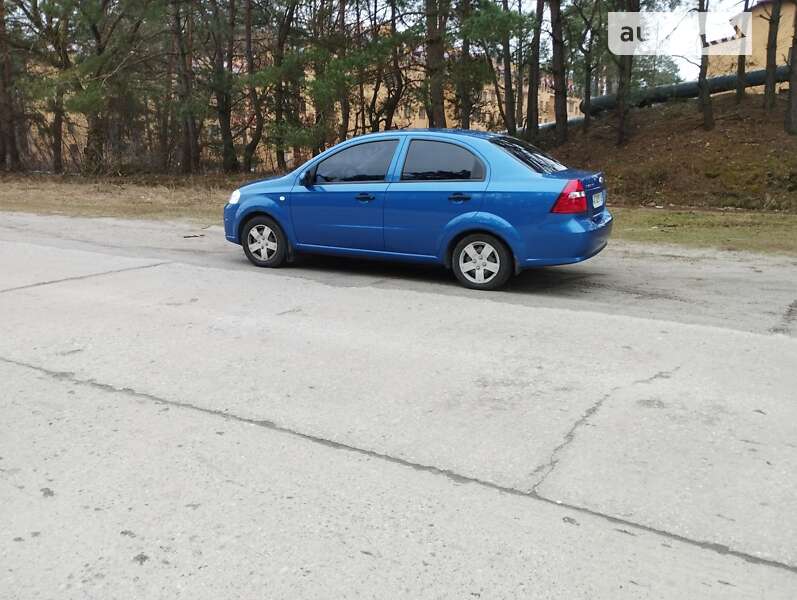 Седан Chevrolet Aveo 2006 в Нетешине