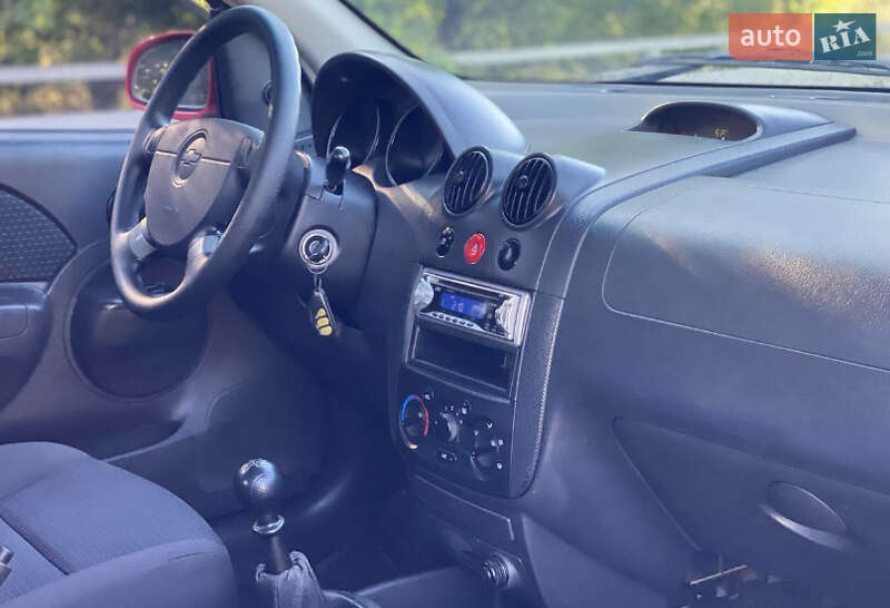 Седан Chevrolet Aveo 2006 в Днепре