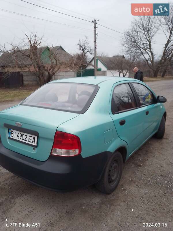 Седан Chevrolet Aveo 2005 в Полтаве