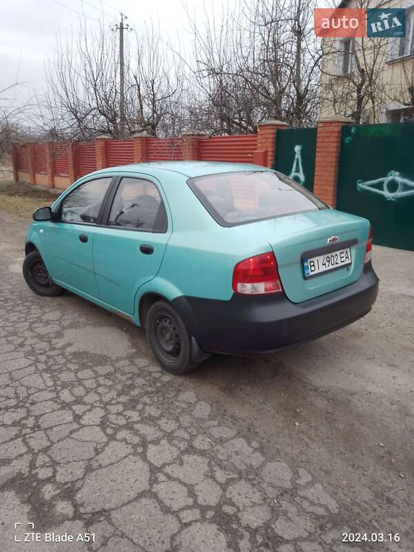 Седан Chevrolet Aveo 2005 в Полтаве