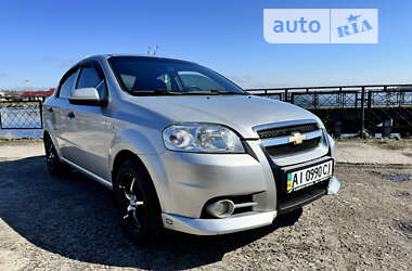 Седан Chevrolet Aveo 2010 в Ржищеве