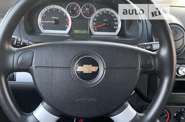 Седан Chevrolet Aveo 2010 в Кривому Розі