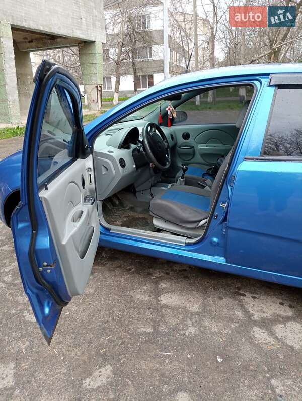 Седан Chevrolet Aveo 2004 в Подольске