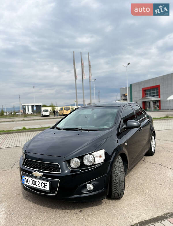 Седан Chevrolet Aveo 2012 в Хусті