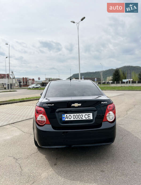 Седан Chevrolet Aveo 2012 в Хусті