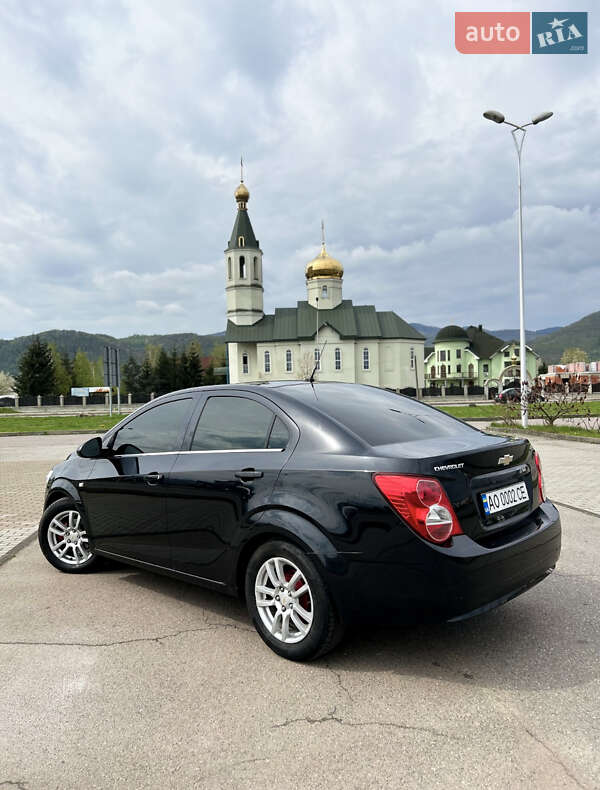 Седан Chevrolet Aveo 2012 в Хусті