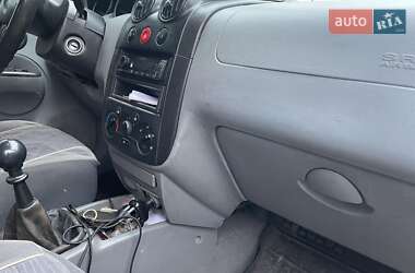 Седан Chevrolet Aveo 2004 в Києві