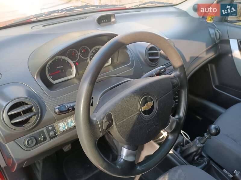 Седан Chevrolet Aveo 2006 в Києві
