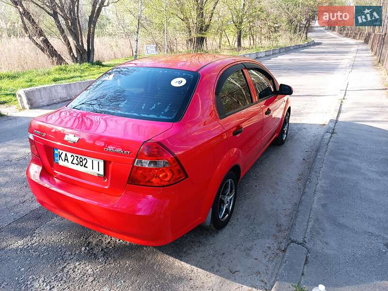 Седан Chevrolet Aveo 2006 в Києві