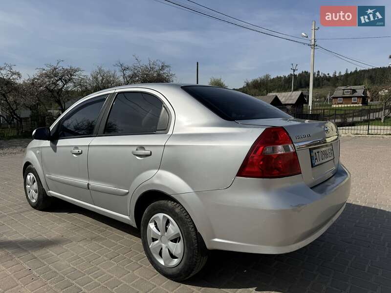 Седан Chevrolet Aveo 2007 в Яремче