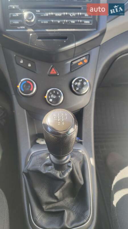 Седан Chevrolet Aveo 2012 в Олександрії