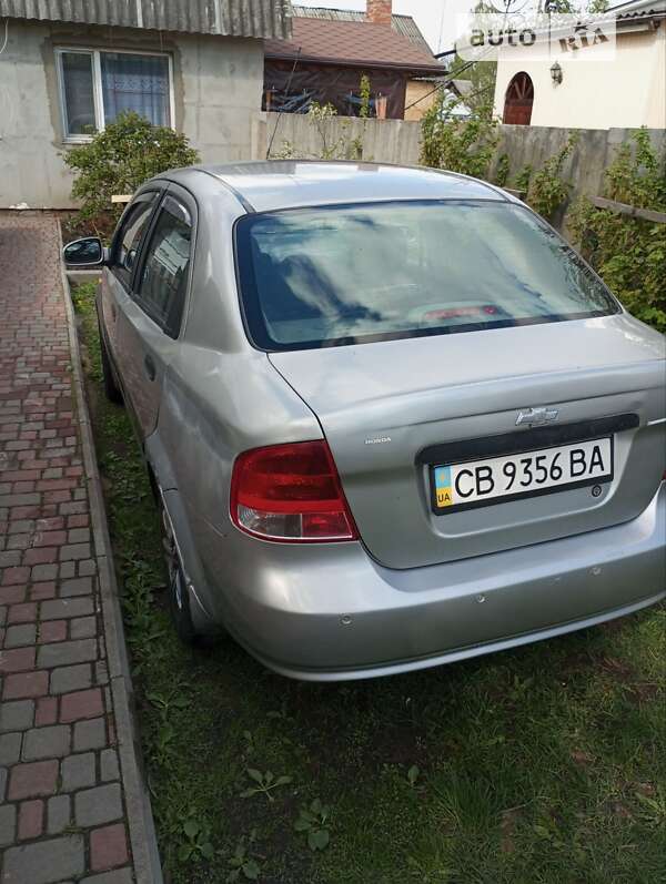 Седан Chevrolet Aveo 2004 в Новгород-Сіверському