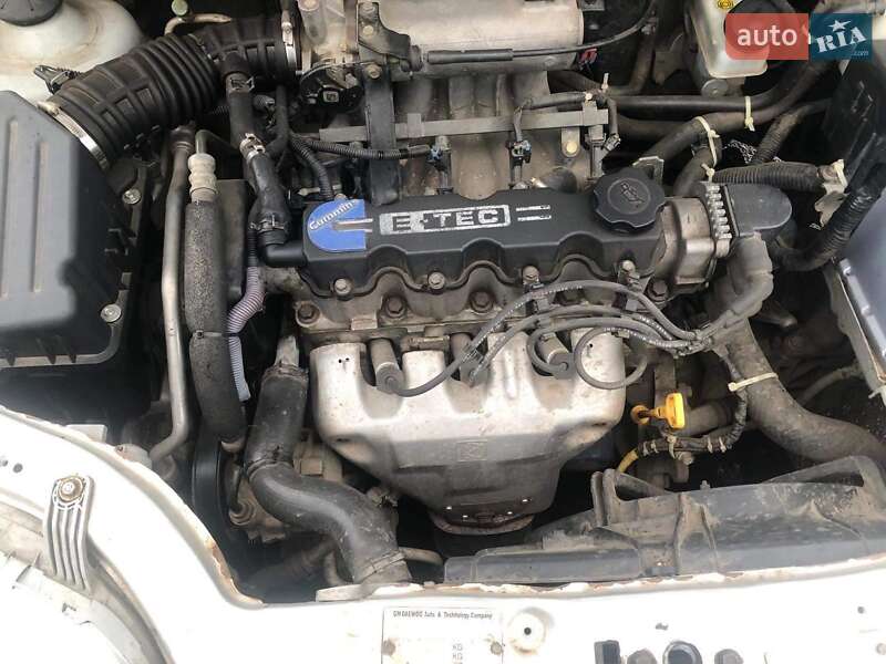 Седан Chevrolet Aveo 2005 в Петровому