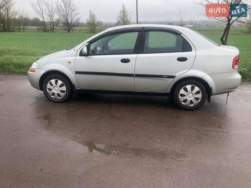 Седан Chevrolet Aveo 2005 в Петровому