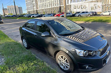 Седан Chevrolet Aveo 2016 в Ирпене