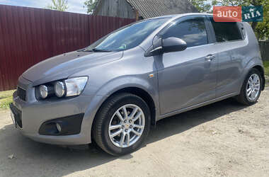 Хэтчбек Chevrolet Aveo 2012 в 