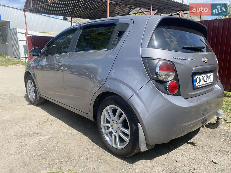 Хэтчбек Chevrolet Aveo 2012 в Лысянке