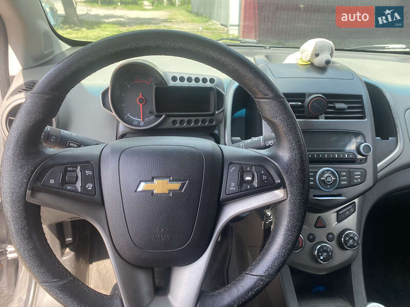 Хэтчбек Chevrolet Aveo 2012 в Лысянке