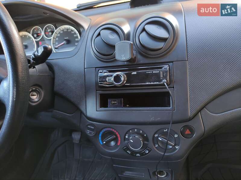 Хетчбек Chevrolet Aveo 2010 в Івано-Франківську