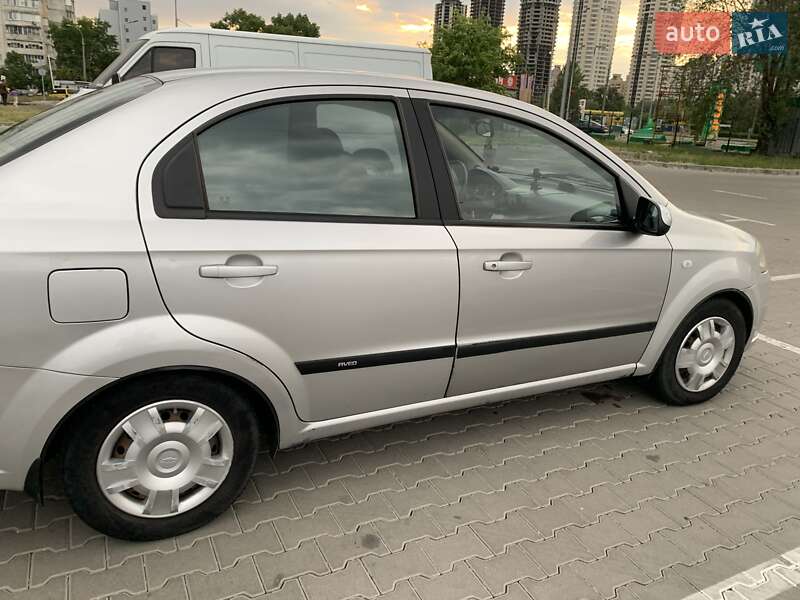 Седан Chevrolet Aveo 2007 в Киеве