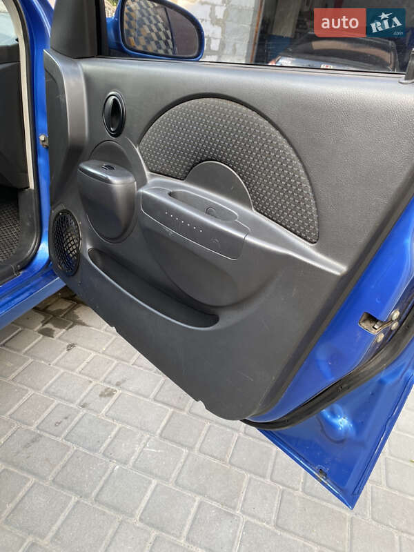 Хэтчбек Chevrolet Aveo 2008 в Днепре