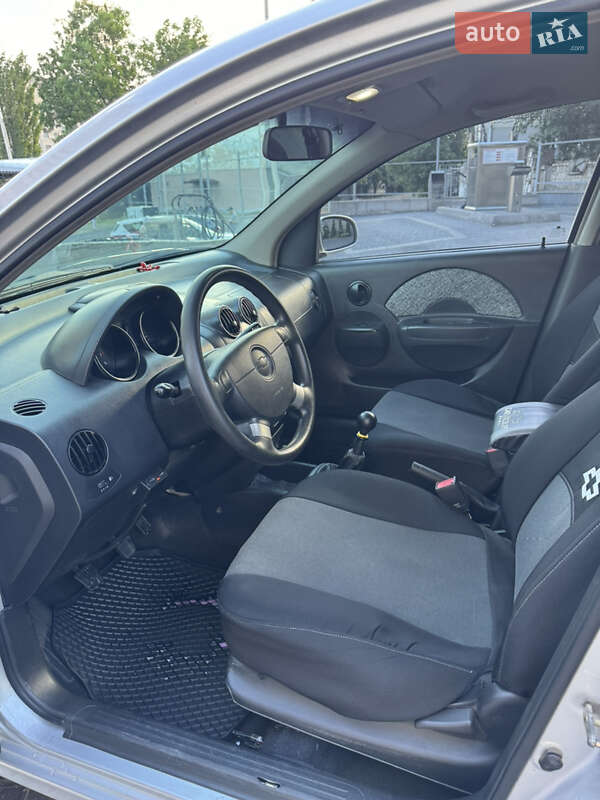 Хэтчбек Chevrolet Aveo 2006 в Кропивницком