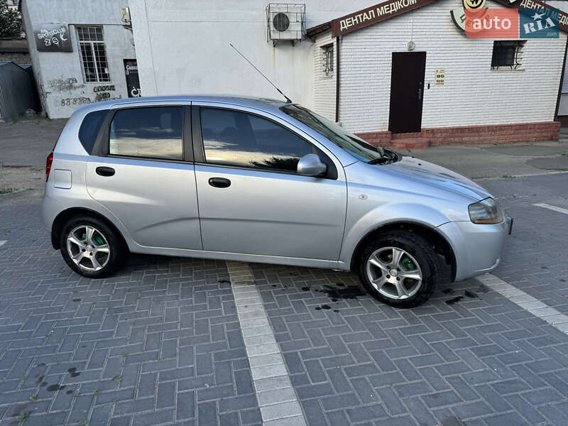 Хэтчбек Chevrolet Aveo 2006 в Кропивницком